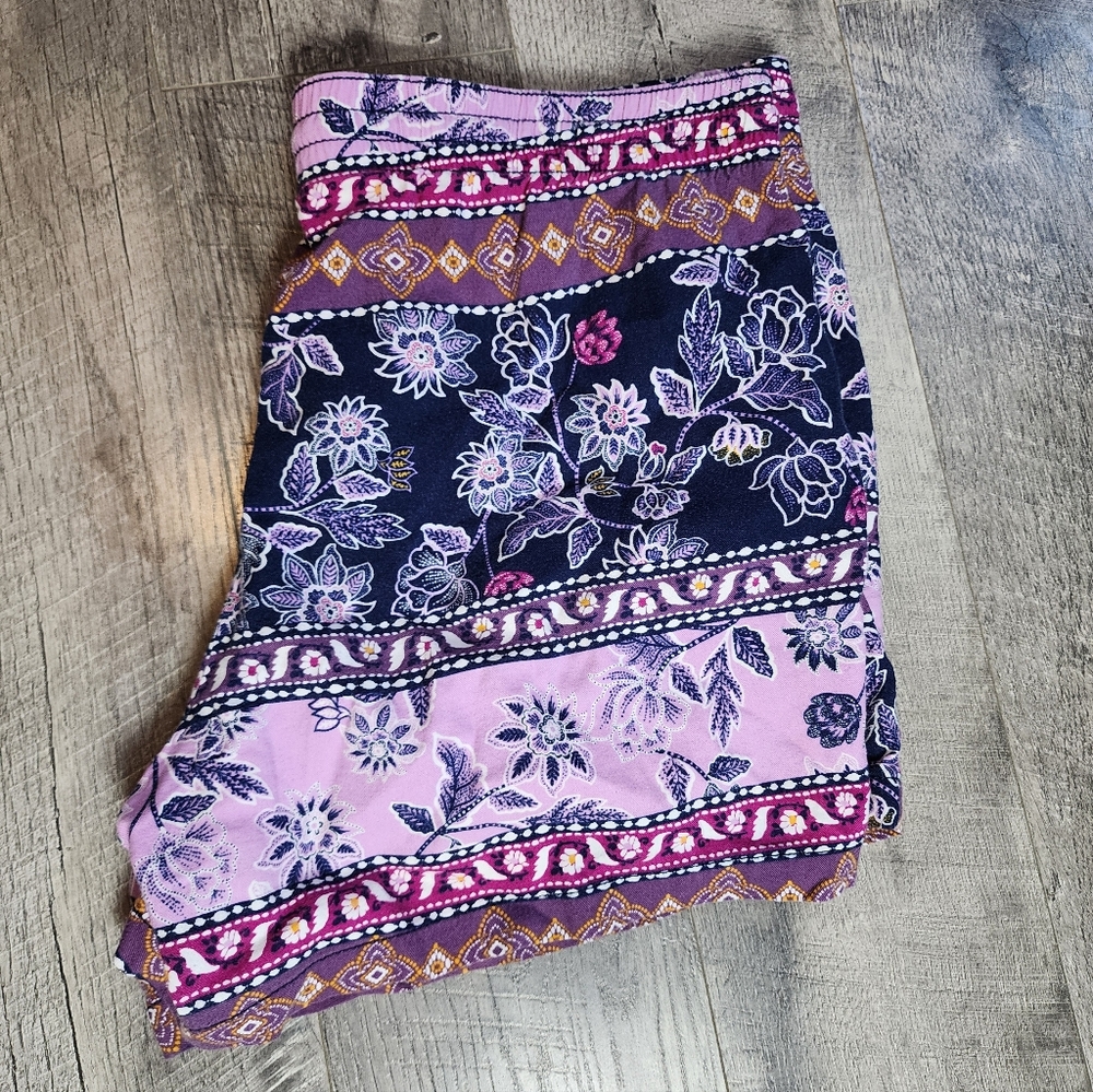 St John's Bay Purple Women's shorts